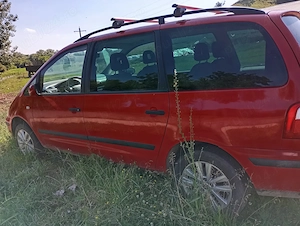 Vând Ford Galaxy 2005 - imagine 3