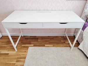 Vand Masa Birou lucru alb 132x58 cm IKEA Cadru metalic 2 sertare - PRET 400 lei de la 700 lei