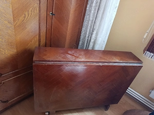 Vând masă extensibilă lemn 6 persoane 