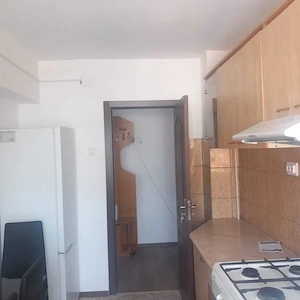 Proprietar inchiriez apartament 2 camere zona centrala Petrodava - imagine 5