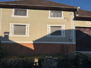 Vând Casă în Satul Izbuc 