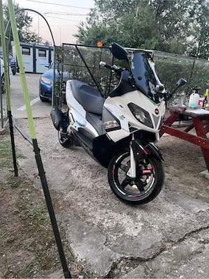 Aprilia sr max 125 - imagine 4