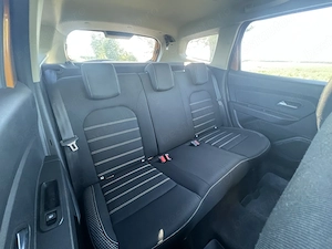 Dacia Duster 1.3 Benzină 4X4 2019 - imagine 9