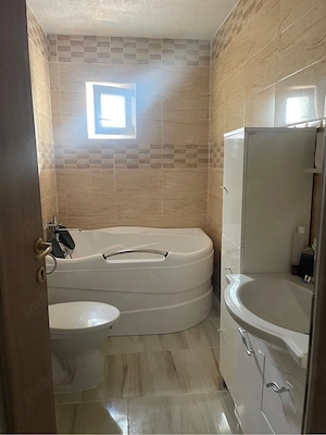 Inchiriez apartamnet 3 camere ultracentral Arad  - imagine 6