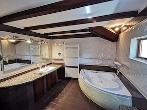 Casa in BUCIUM. Proprietar - imagine 6