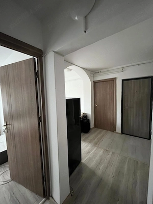 Apartament 2 camere decomandat, centrală proprie, Rovine  - imagine 2