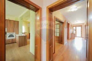 Casă / Vilă cu 5 camere de vânzare, în Sânmartin - imagine 7