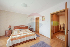 Casă / Vilă cu 5 camere de vânzare, în Sânmartin - imagine 9
