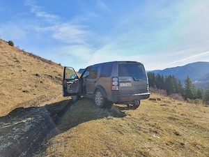 Discovery 4 3.0 TDV6 Automat 4x4 2016   Piele crem, Navi, Cameră - imagine 3
