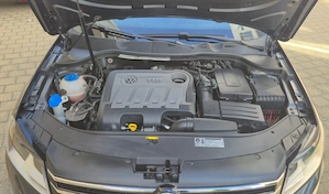 Volkswagen Passat 2.0 TDI BlueMotion Tehnology Comfortline - imagine 9