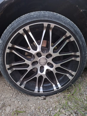 Set jante aliaj 18” model deosebit + cauciucuri vară 225/40R18