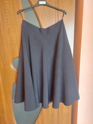 Fuste elegante cu căptușeală noi