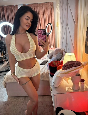 Heyy iti ofer Show pe Whatsapp 