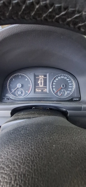 Touran 1.6 TDI, an 2011 - imagine 4