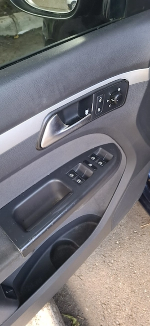 Touran 1.6 TDI, an 2011 - imagine 3