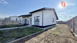 Duplex de vanzare, 3 camere pe parter + pod - Mosnita Veche