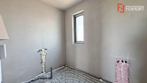 Duplex de vanzare, 4 camere despartit prin camera tehnica - Mosnita - imagine 18