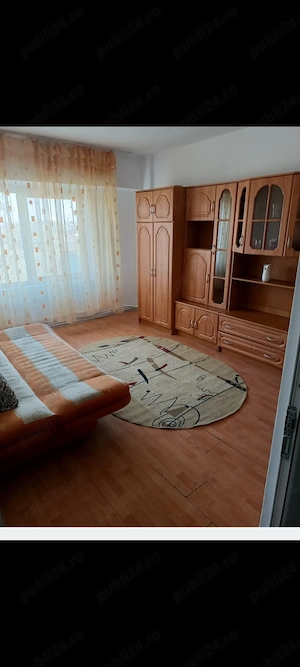 Vind apartament cu o cameră 40 mp et 2 in Turda 