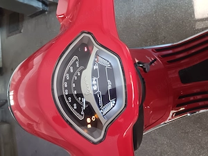Vand Vespa Primavera 125 RED (NOU) - imagine 4