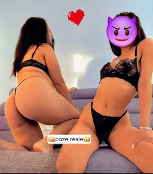 Doua brunete sexi aici pentru tine !!!