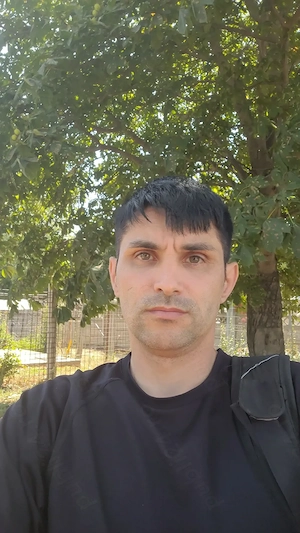 Caut o doamnă care își dorește o relație de prietenie plăcută 