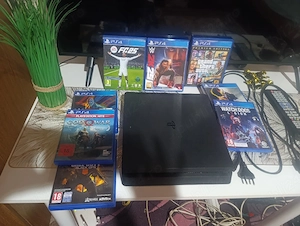 PlayStation 4 Slim Nuo Impecabil Cu 8 Jocuri Noi și o manetă gaming  