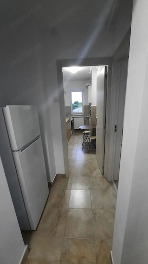 Închiriez apartament 