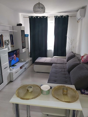 Inchiriez apartament 3 camere modern