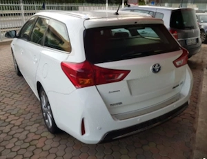 Toyota Auris 1.8 VVT-i Automatik Executive - imagine 2