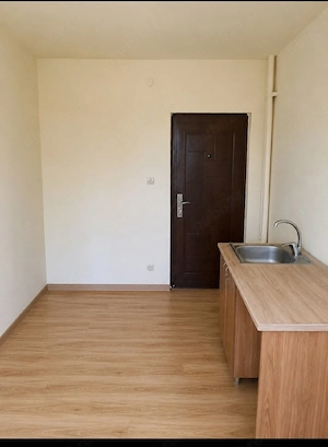 vând garsoniera bul.dambovita