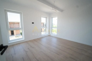 Vila individuala-- 4 camere - Complex Rezidential-400 M de STV - imagine 17