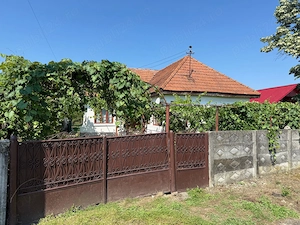 Casa 4 camere , dependințe si 1.9 ha teren 