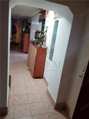 CALEA MARTIRILOR, CASA INDIVIDUALA, 4 CAMERE, 2 BAI, 2 BUCATARII - imagine 9