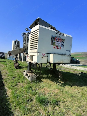 Finisor beton Wirtgen SP-250 stare buna de functionare su senzori si forme cofrare - turnare