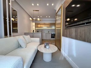 STUDIO ELEGANT, CAMERA SEPARATA / IVORY / TVA INCLUS / ROND OMV / NOU