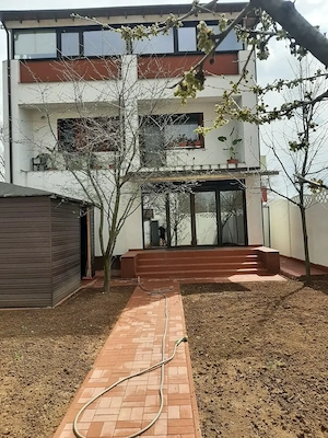 Casă P+2 cu teren 800 mp, garaj, foișor și multiple facilități - imagine 2