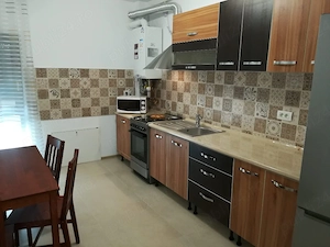 Închiriez apartament 