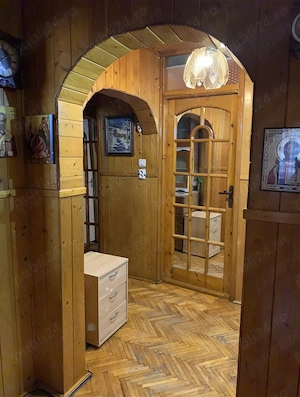 Apartament 3 camere Dambovita etaj 2  decomandat centrala proprie  pozitie excelenta - imagine 2