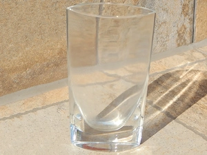 Vaza de sticla transparenta forma ovala pentru flori