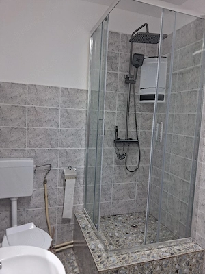 Apartament de închiriat cu 3 camere zona ultracentrală  - imagine 3