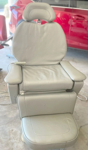 Scaun cosmetic electric profesional   de vânzare