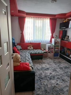 De vinzare apartament 3 camere - imagine 2