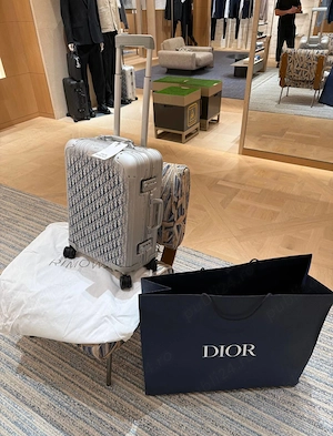 Valiză Dior x Rimowa 
