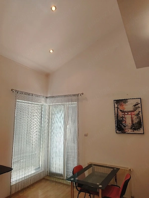 Inchiriez apartament în vila - imagine 8