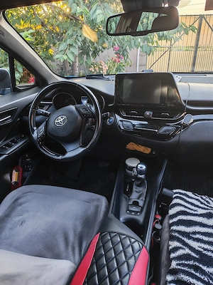 Toyota C-HR 1,8 hibrid 122 cp 2019 - imagine 9