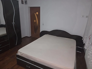 Închiriez camera cu baie proprie în vila la curte  - imagine 2