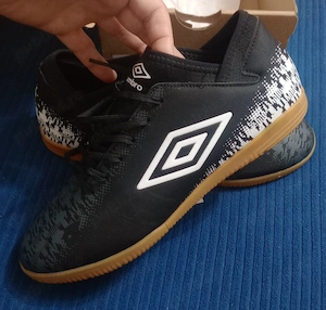 Pantofi de sala Umbro Formation II IC marimea 44,5 noi
