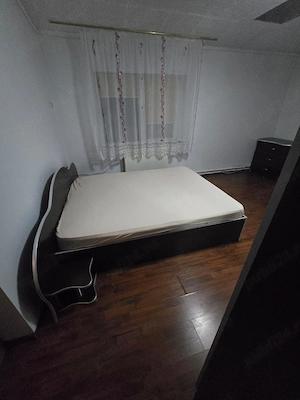 Închiriez camera cu baie proprie în vila la curte  - imagine 5