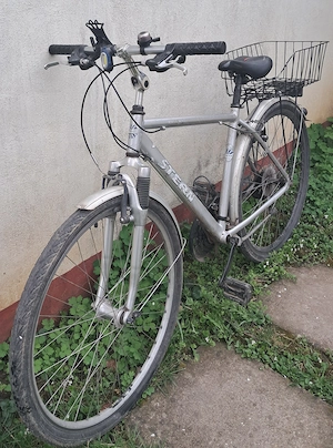 Bicicleta cu roti 28". Stern.