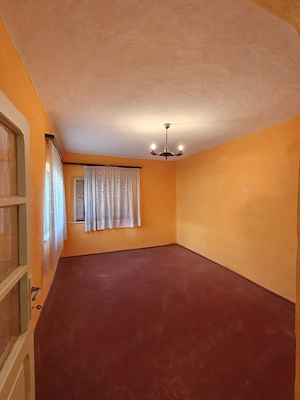 Casa solidă și teren în Zona Islaz pe Strada Mărului  - imagine 6